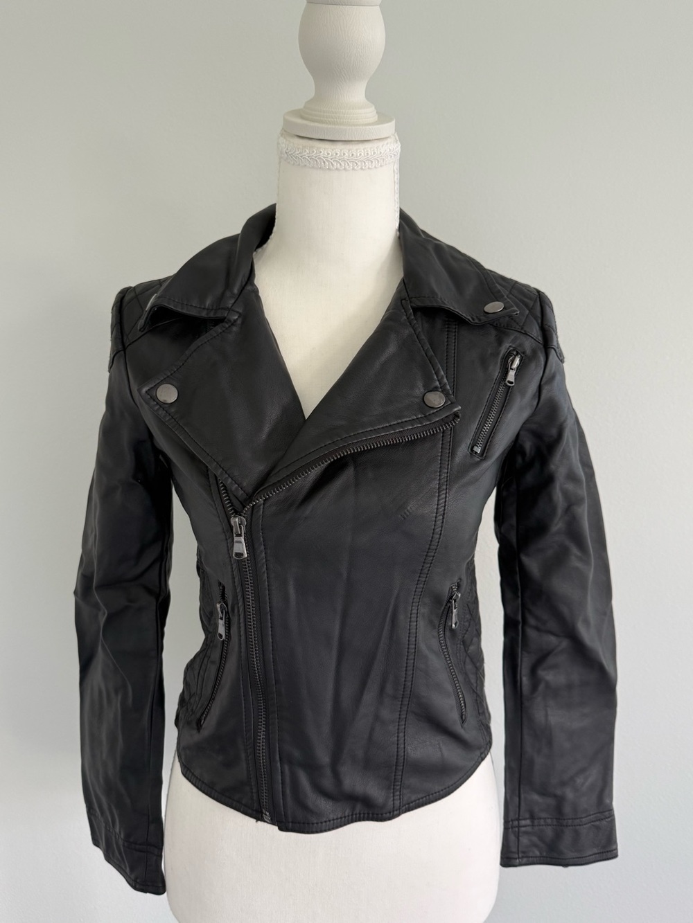 Aqua Girls Classic Black Leather Moto Jacket - Medium